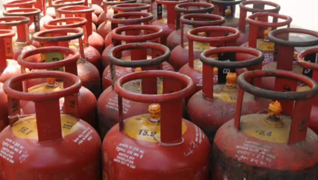 Gas cylinder became cheaper due to reduction of ₹ 57: What will be the new price of LPG in your city now