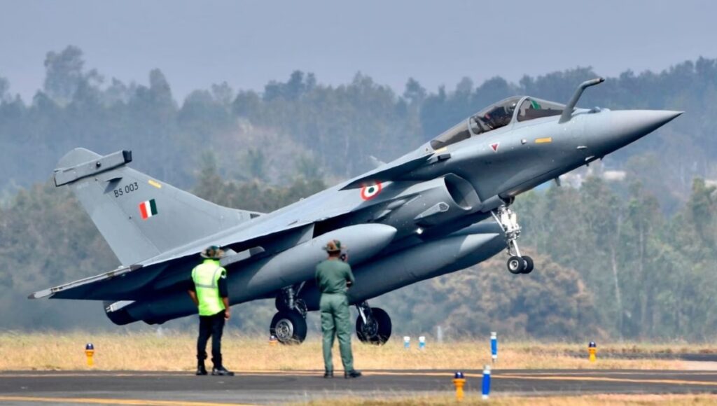 Paras Defence Stock Split 2025: शेयर हुआ आधा लेकिन फायदे पूरे, जानें क्यों निवेशकों में है खुशी का माहौल