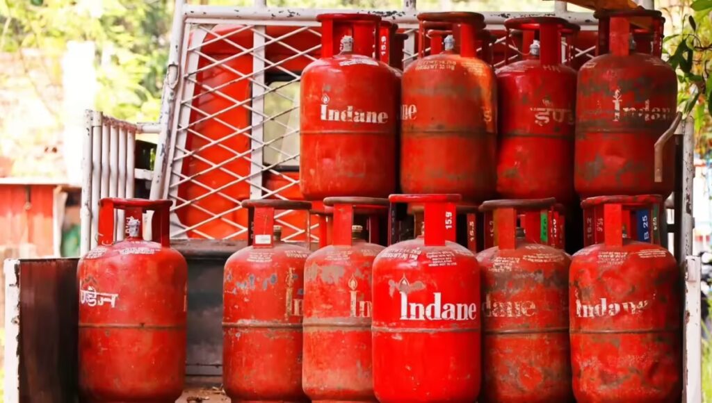 New LPG prices raise concerns: जानिए आपके शहर में गैस सिलेंडर की ताज़ा दरें