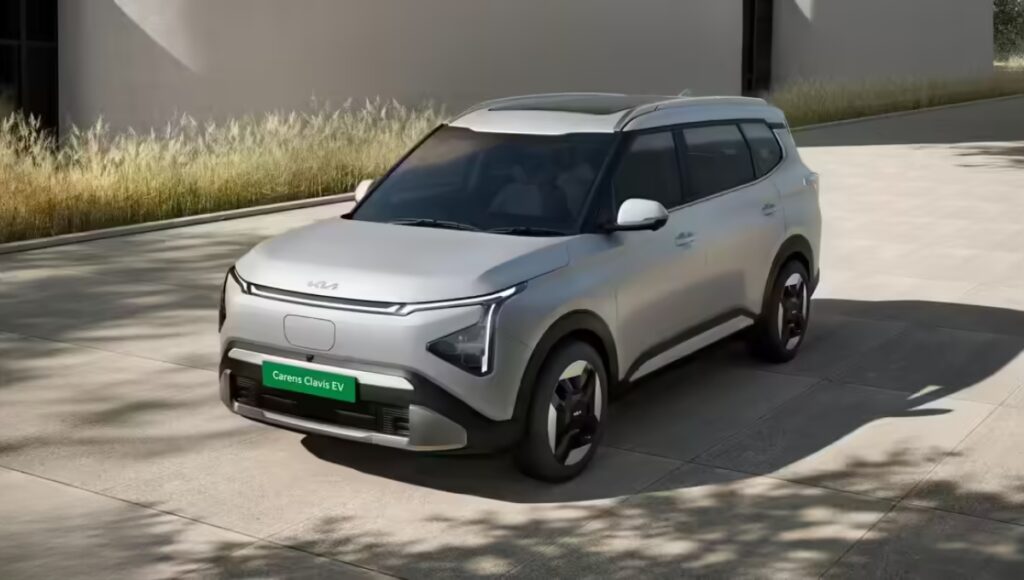 Kia Carens Clavis EV: ₹16 लाख में मिलेगी 490km की रेंज और लग्ज़री SUV जैसा अनुभव